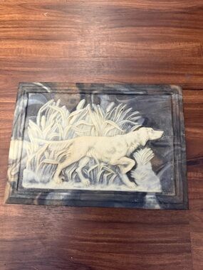 VTG 1975 American Walnut & Bas Relief Hunting Dog Humidor or jewelry box